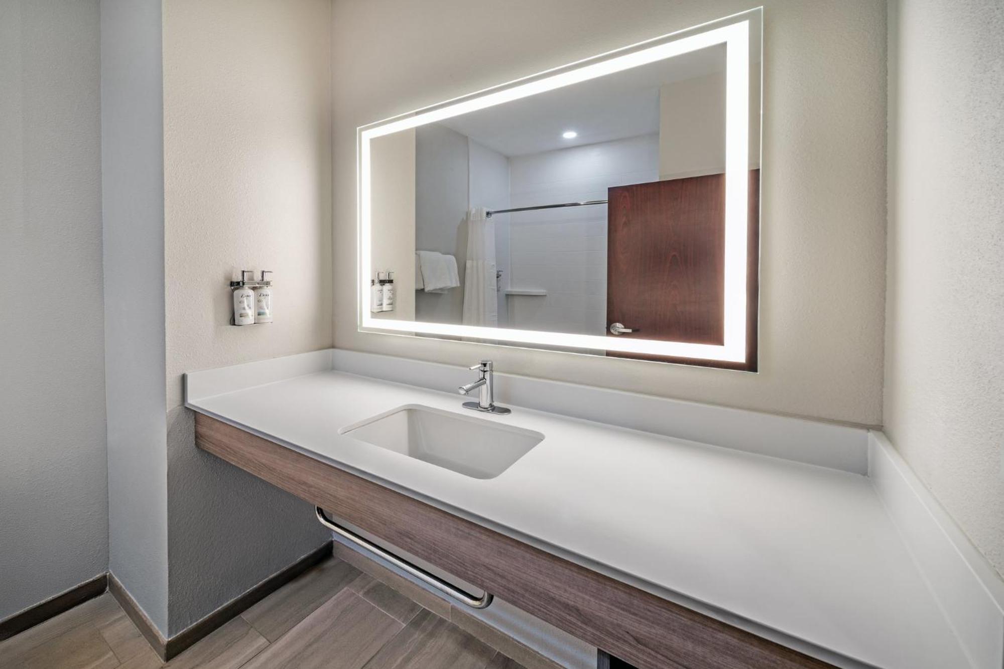 Holiday Inn Express Hotel & Suites Henderson - Traffic Star By Ihg Exteriér fotografie